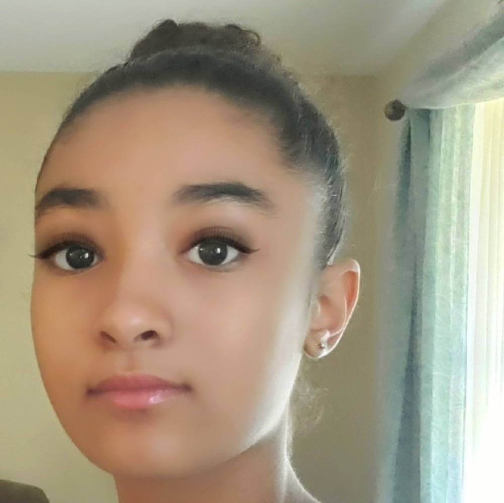 Meet your Posher, Avery